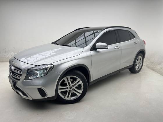 MERCEDES-BENZ GLA 200 1.6 CGI FLEX STYLE 7G-DCT MERCEDES-BENZ GLA 200 1.6 CGI FLEX STYLE 7G-DCT